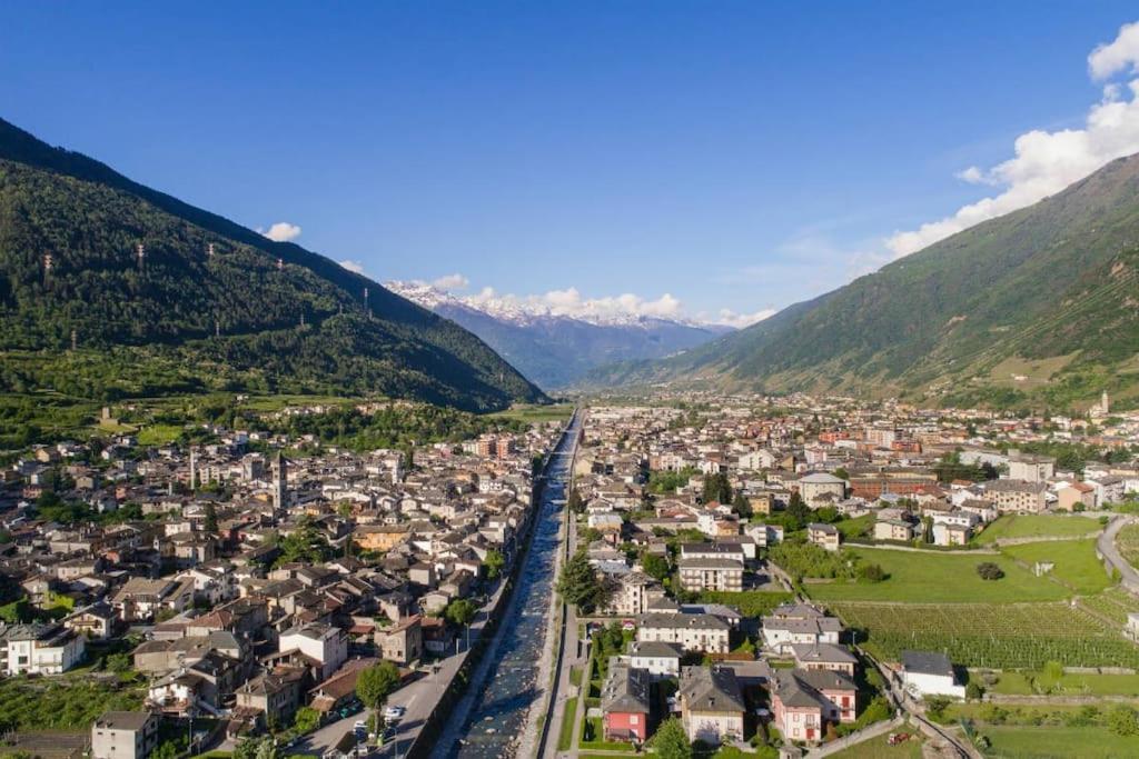 Bnbernina Express Dietro Al Trenino Rosso Tirano Exterior foto