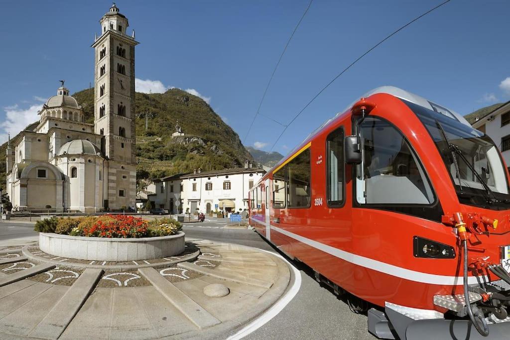 Bnbernina Express Dietro Al Trenino Rosso Tirano Exterior foto